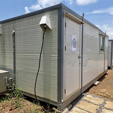 Un bungalow sur un chantier, représentant le nettoyage des bungalows de chantier.